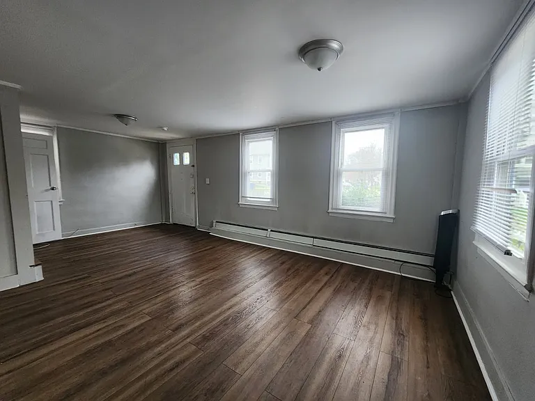 300 W Elm St #300 — Photo 14