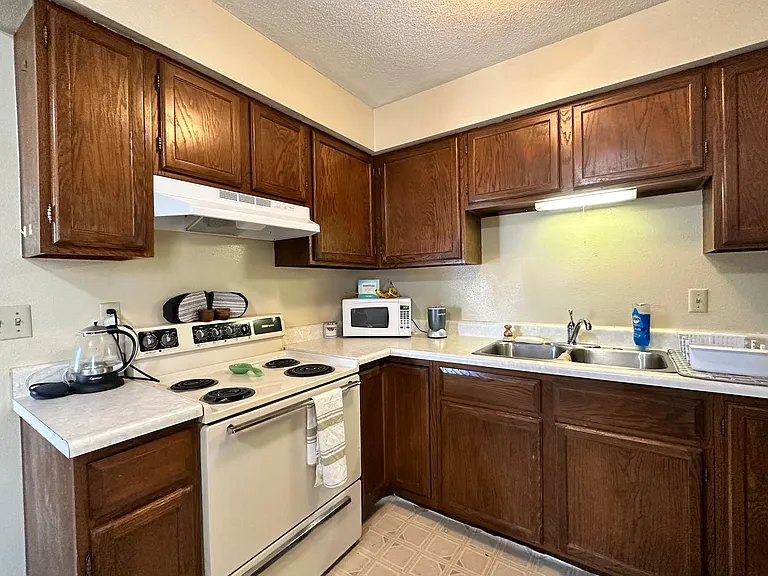3210 Oak Knoll Dr — Photo 11