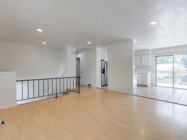 1312 Ash Dr — Photo 4