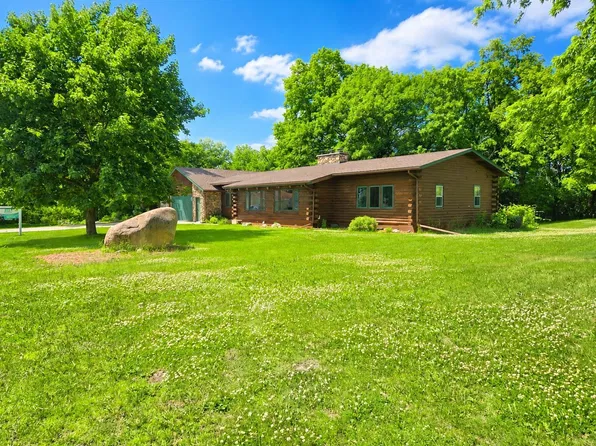 830 W Church St, Belle Plaine, MN 56011