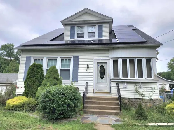 437 Pearl Lake Rd #2, Waterbury, CT 06706