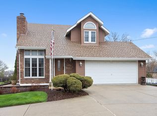 1163 McCarthy Rd, Lemont, IL 60439