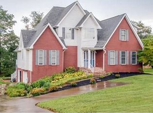 4001 Grey Fox Dr, Kingsport, TN 37664