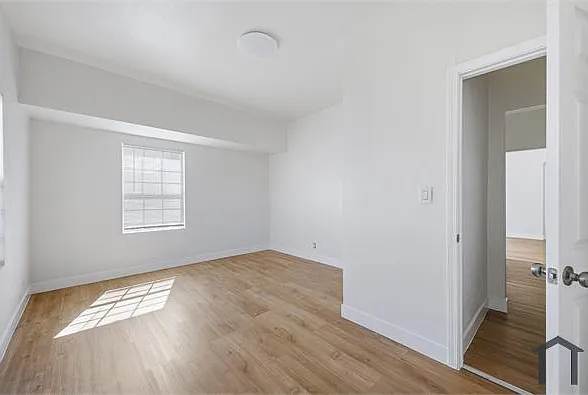 4222 1/2 Wall St — Photo 4