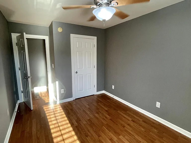 218 Colonnade St — Photo 32