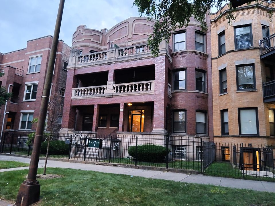 2nd image of 5741 S Michigan Ave Unit 1N