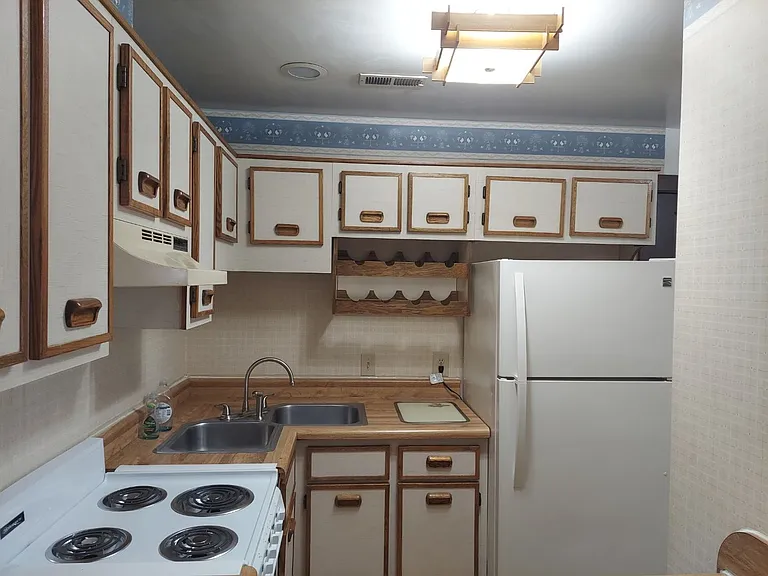 318 Washington St #D — Photo 4
