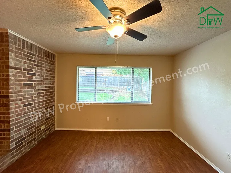 2412 Amber Hill Ln — Photo 46