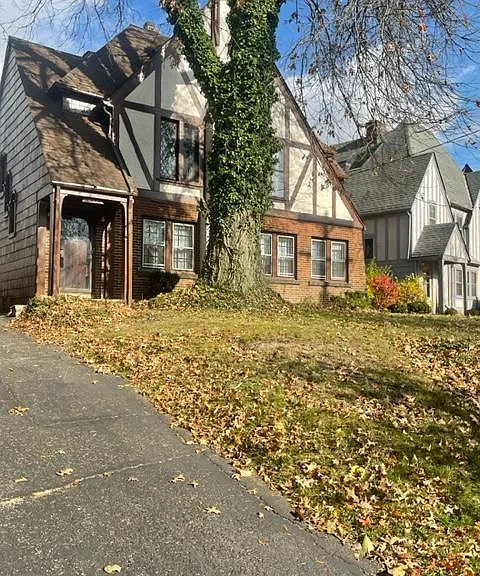 18325 Newell Rd #3C — Photo 16