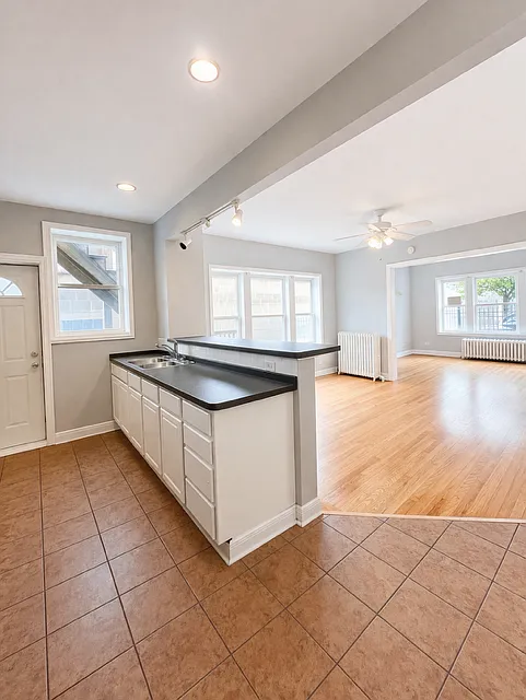 Building Photo - 3716 N Cicero Ave #1