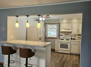 952 W 37th St, Erie, PA 16508