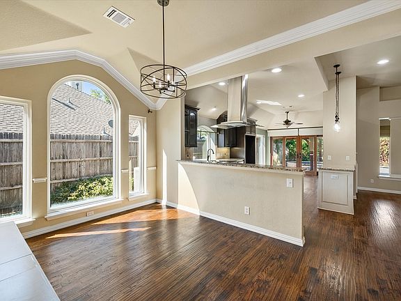 4th image of 1021 Muirfield Dr
