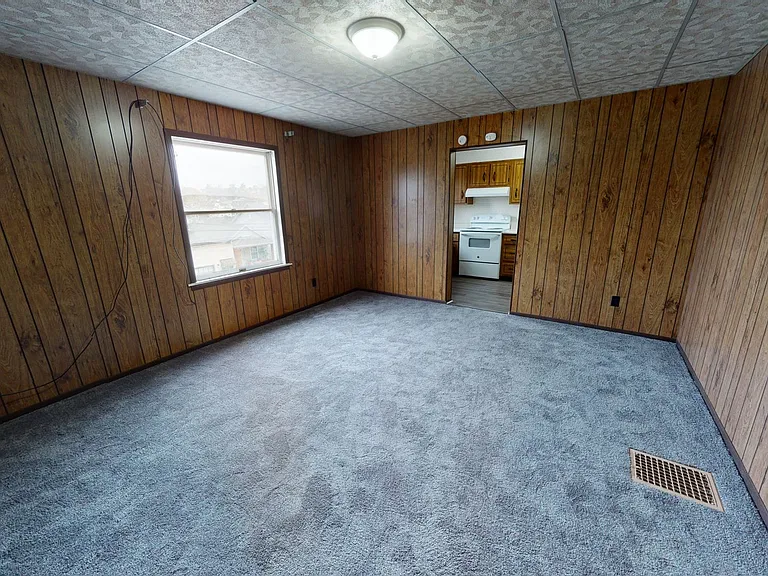 2602 Brown Ave — Photo 5