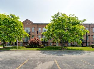 262 Dundas St E #317, Hamilton, ON L8B1A9