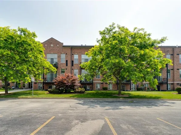 262 Dundas St E #317, Hamilton, ON L8B 1A9