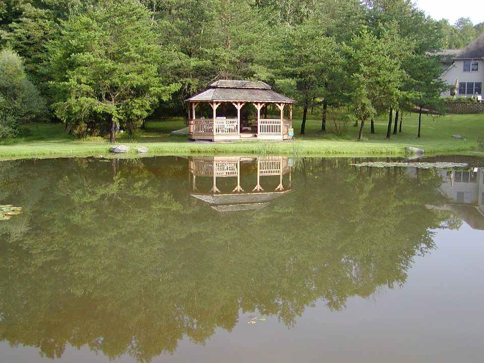 Large Stocked Pond w/Gazebo
