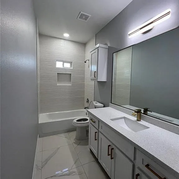 5600 Northwestern Ave #2 — Photo 5
