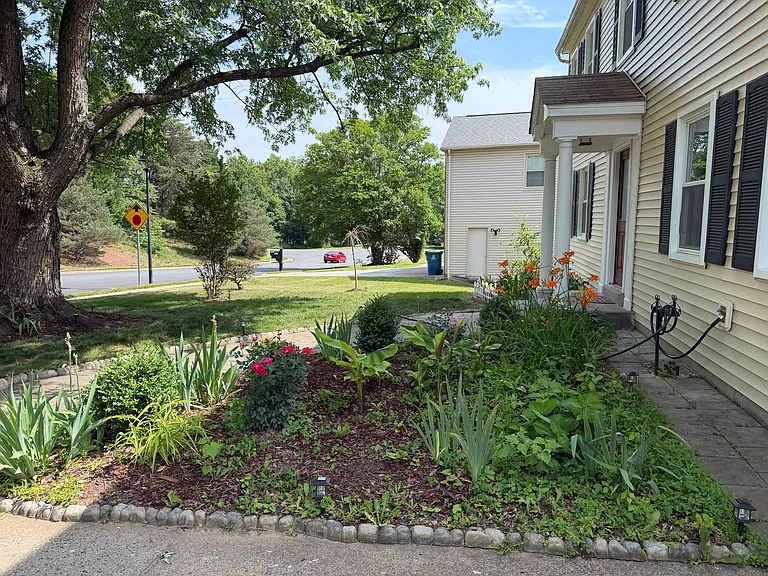 2604 Quincy Adams Dr — Photo 40