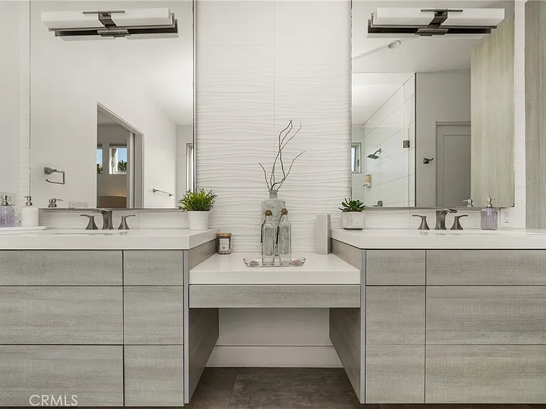 4405 Channel Pl — Photo 36