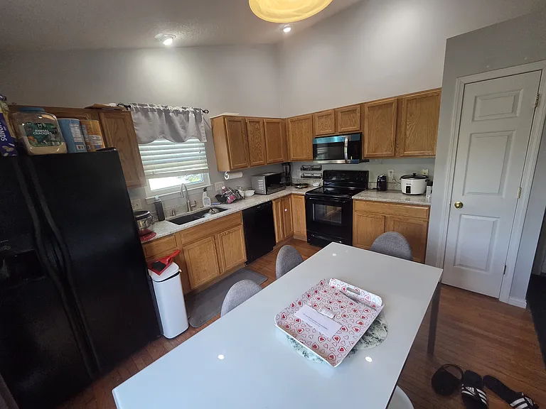 575 Rosebud Cir — Photo 6