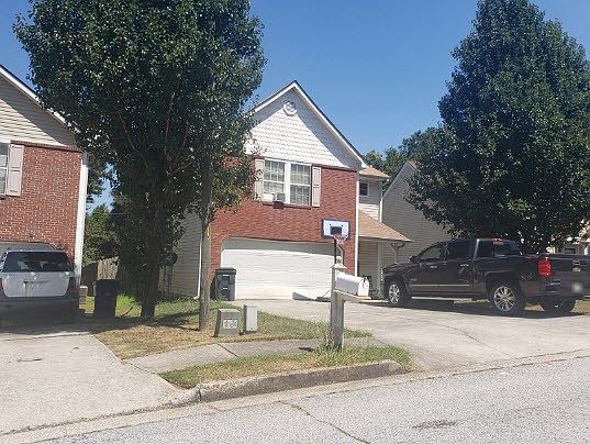 2nd image of 3776 Longview Dr