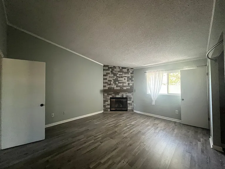 9805 El Camino Real #2 — Photo 14