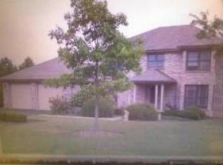 15 N Dawn Marie Dr, Round Lake, IL 60073