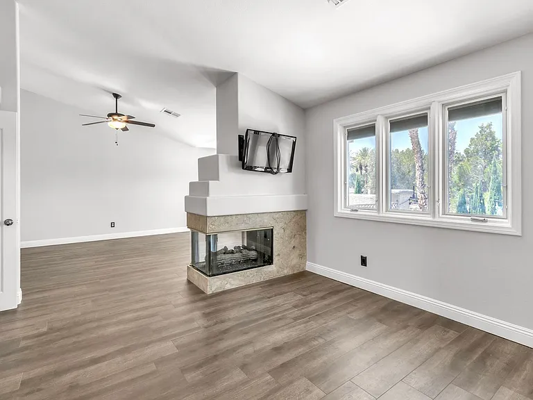 296 Doe Run Cir — Photo 32