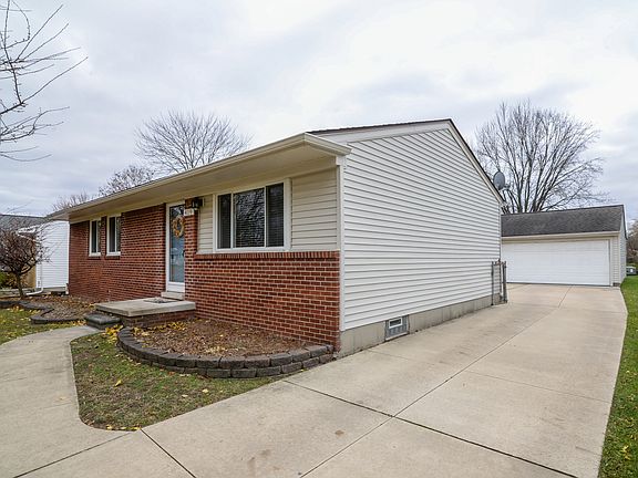 2nd image of 419 Cambridge Ave