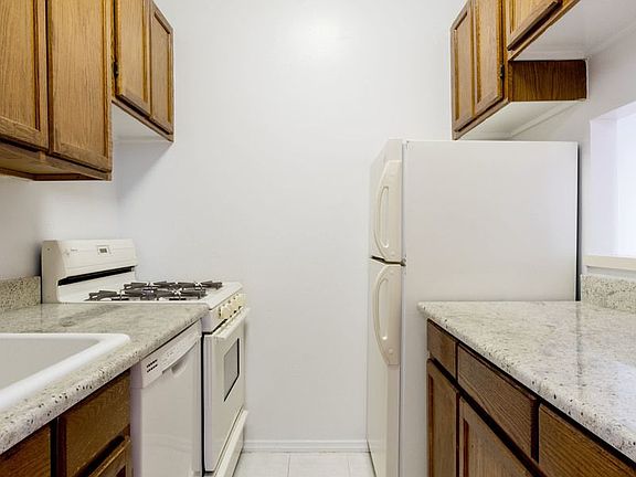 5th image of 215 W 84th St APT 217