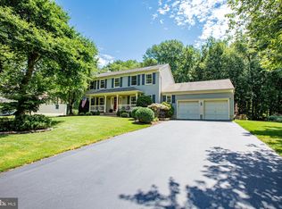 15 Doe Dr, Hamilton, NJ 08620