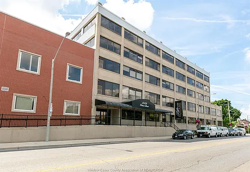 2109 Ottawa St Photo 1