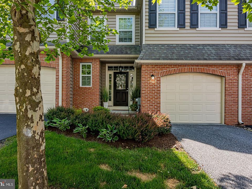 1st image of 242 Deepdale Dr