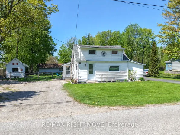 46 Osborne St, Tay, ON L0K 2A0
