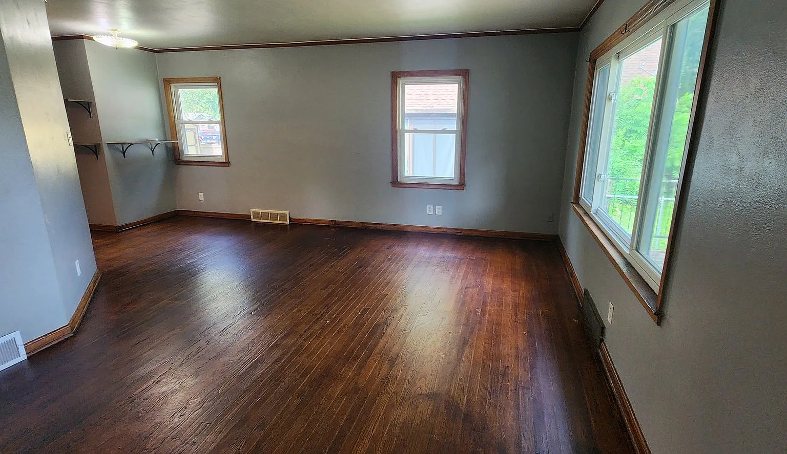 Move In Special! Beautiful 4 Bedroom, 2 Bathroom Home With Garage, Shed, Deck, And Fenced Yard! — Photo 3
