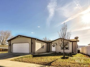 811 E Liberty Ln, Emmett, ID 83617
