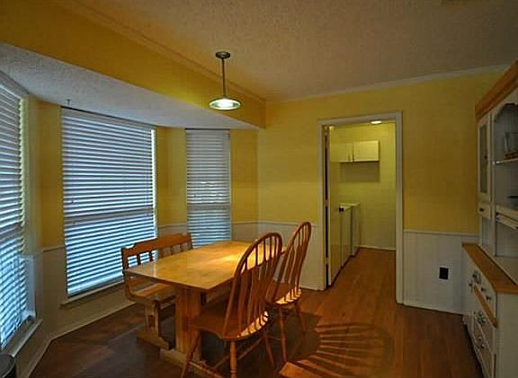 3rd image of 313 Larchbrook Dr