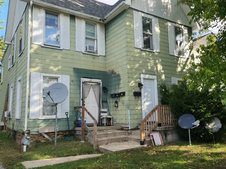 259 Eastwood St — Photo 1
