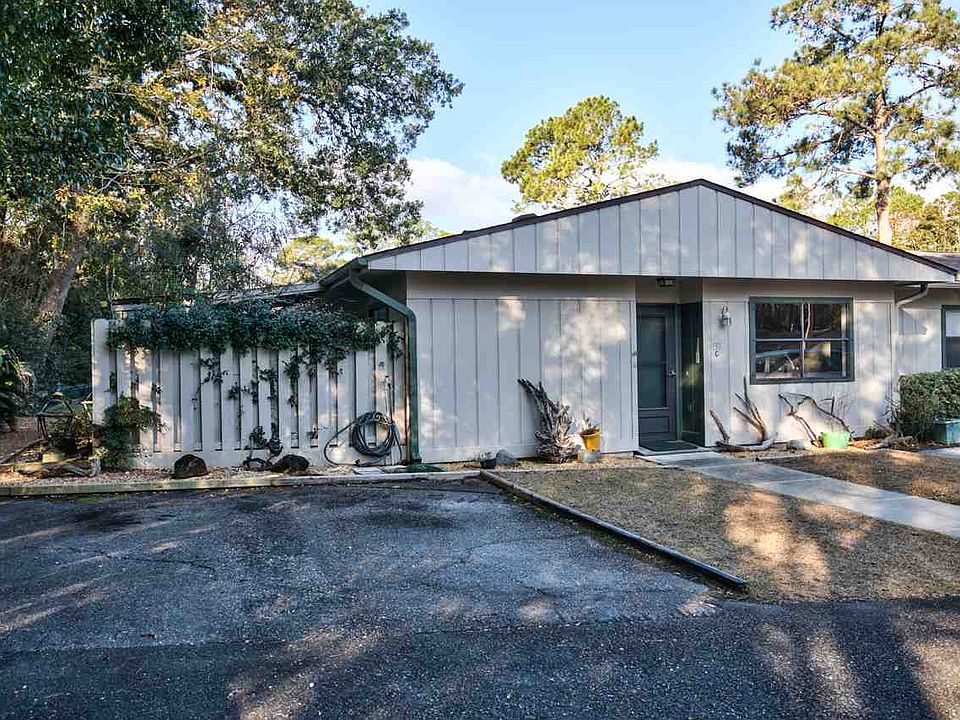 1st image of 133 SE Villas Ct APT C