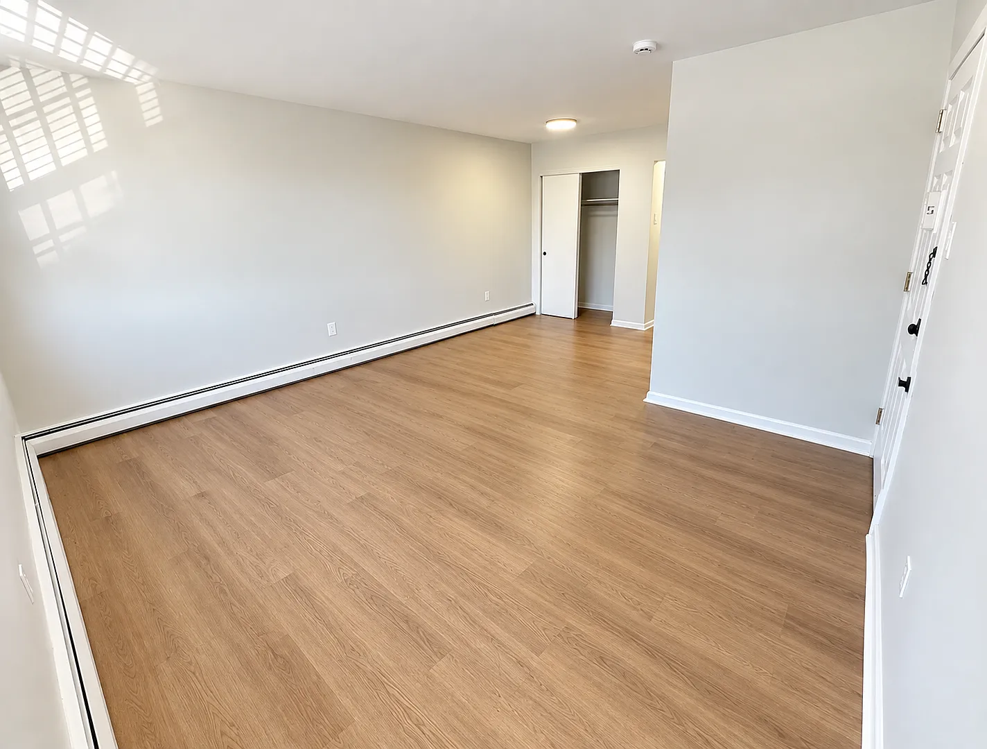 East Browning Apts — Photo 4