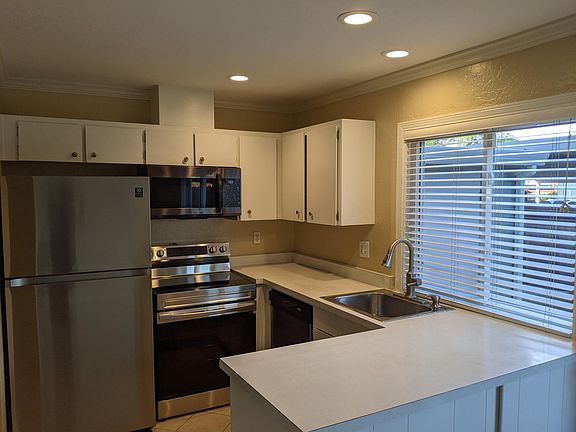 Kitchen with recess lights
