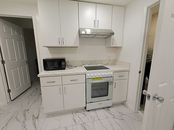 5th image of 3313 Baylis St Unit B