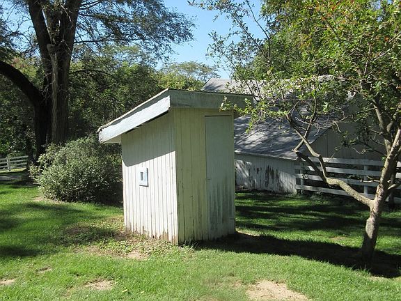 4th image of 2329 Snyder Ave
