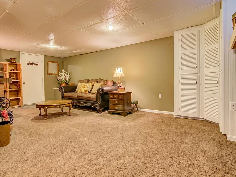 8589 Wicklow Ave — Photo 19