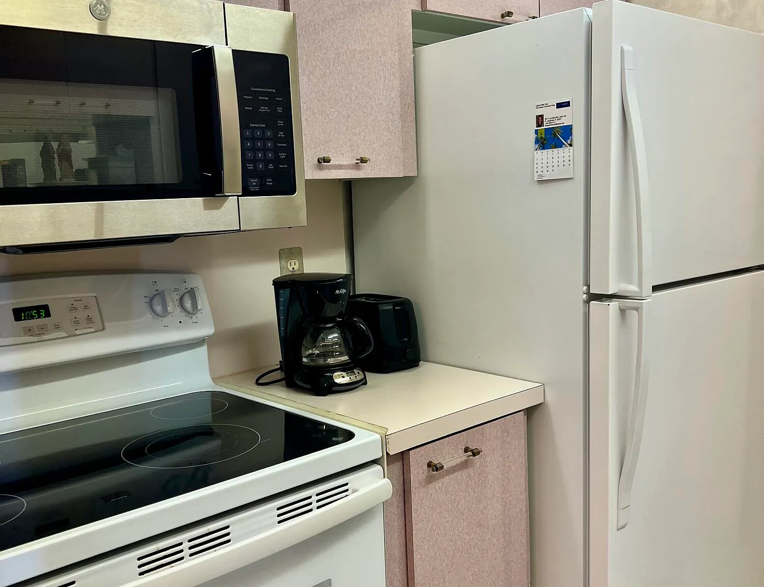 1 bed, 1.0 bath, 721 sqft, $3,000 — Photo 1