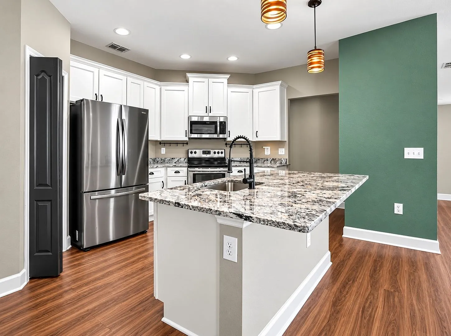 Charming 3BR House in Winter Haven — Photo 3