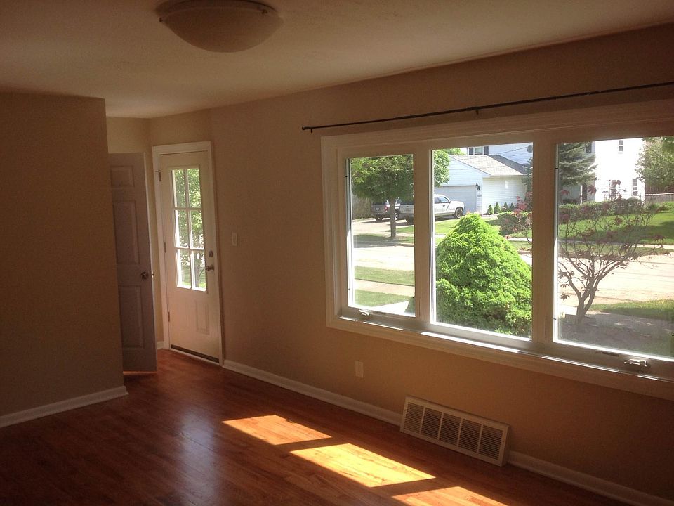 1st image of 5332 W 149th St