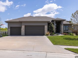 7855 S 194th St, Gretna, NE 68028
