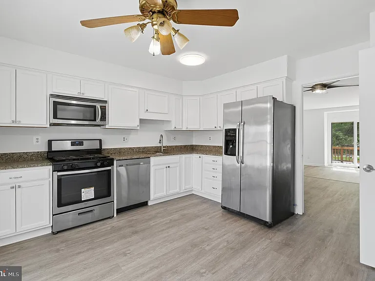 46601 Carriage Ct — Photo 6