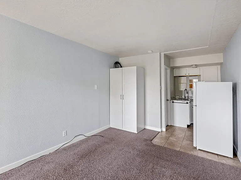 241 N 800 W — Photo 4